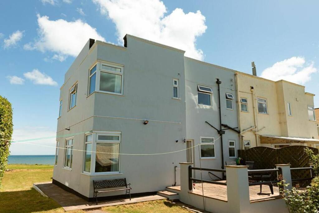 Beachfront Apartment - Ground Floor Apartment With Sea Views, Next To The Beach, Bridlington, North Yorkshire Bessingby ภายนอก รูปภาพ