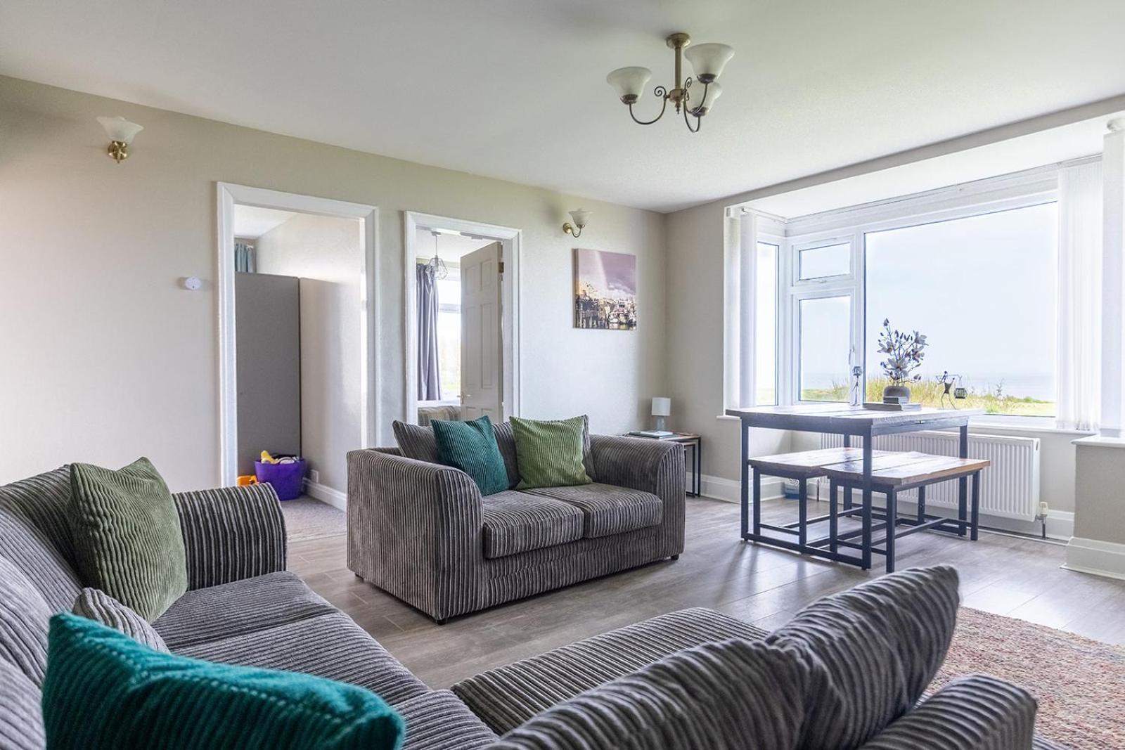 Beachfront Apartment - Ground Floor Apartment With Sea Views, Next To The Beach, Bridlington, North Yorkshire Bessingby ภายนอก รูปภาพ